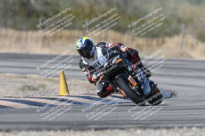 media/Dec-01-2025-Moto Forza (Mon) [[2daa91e15f]]/1-Advanced Group/Session 3 (Turn 3)/
